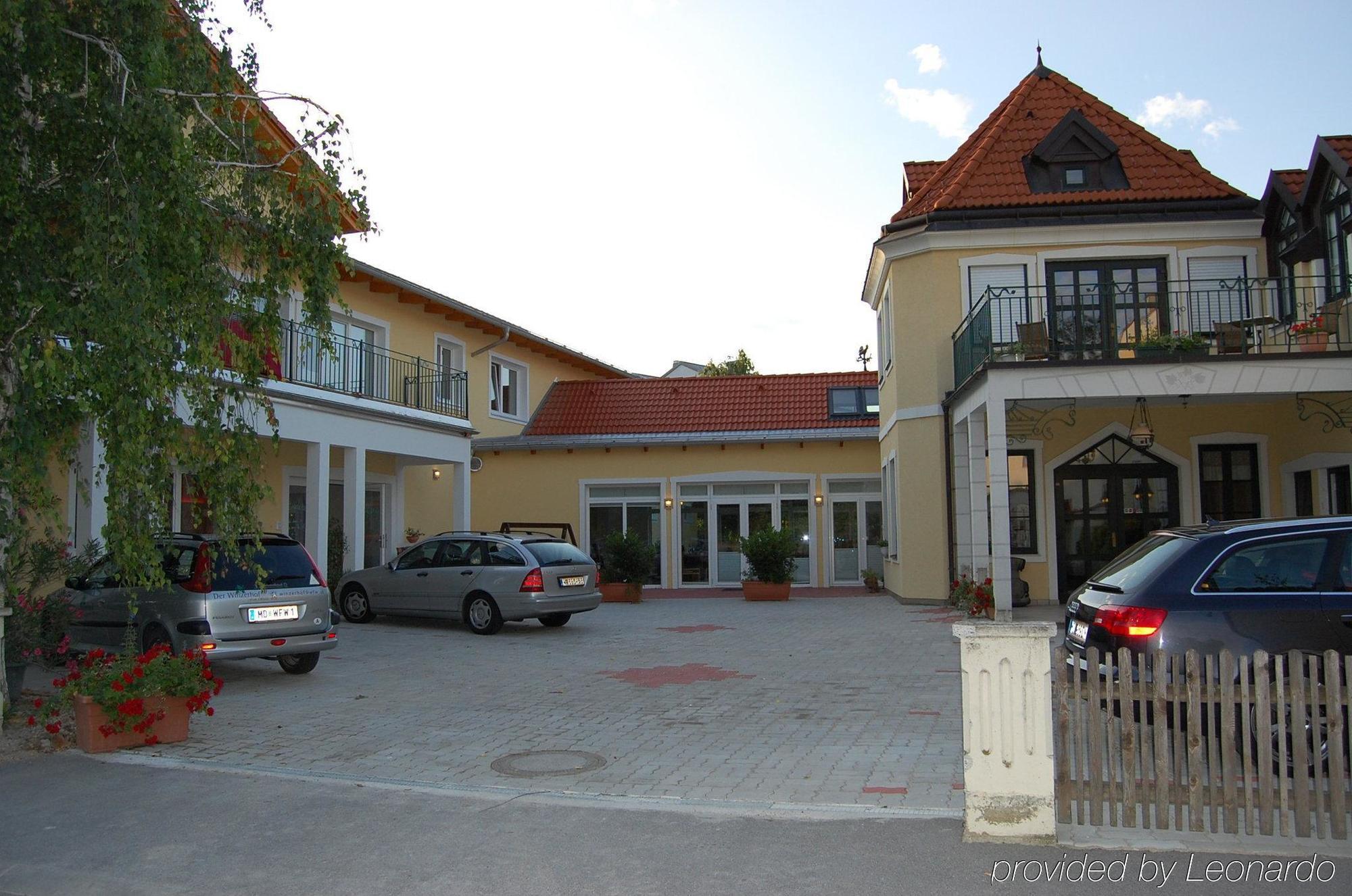 Der Winzerhof Hotel Achau Esterno foto